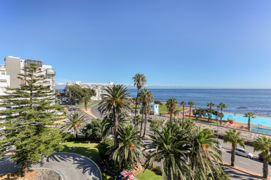 2 Bedroom Property for Sale in Sea Point Western Cape